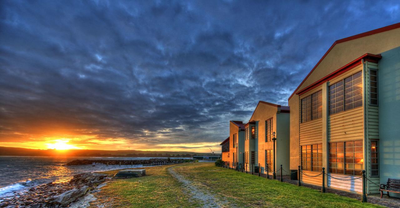 Stanley Village Waterfront Accommodation Exterior photo