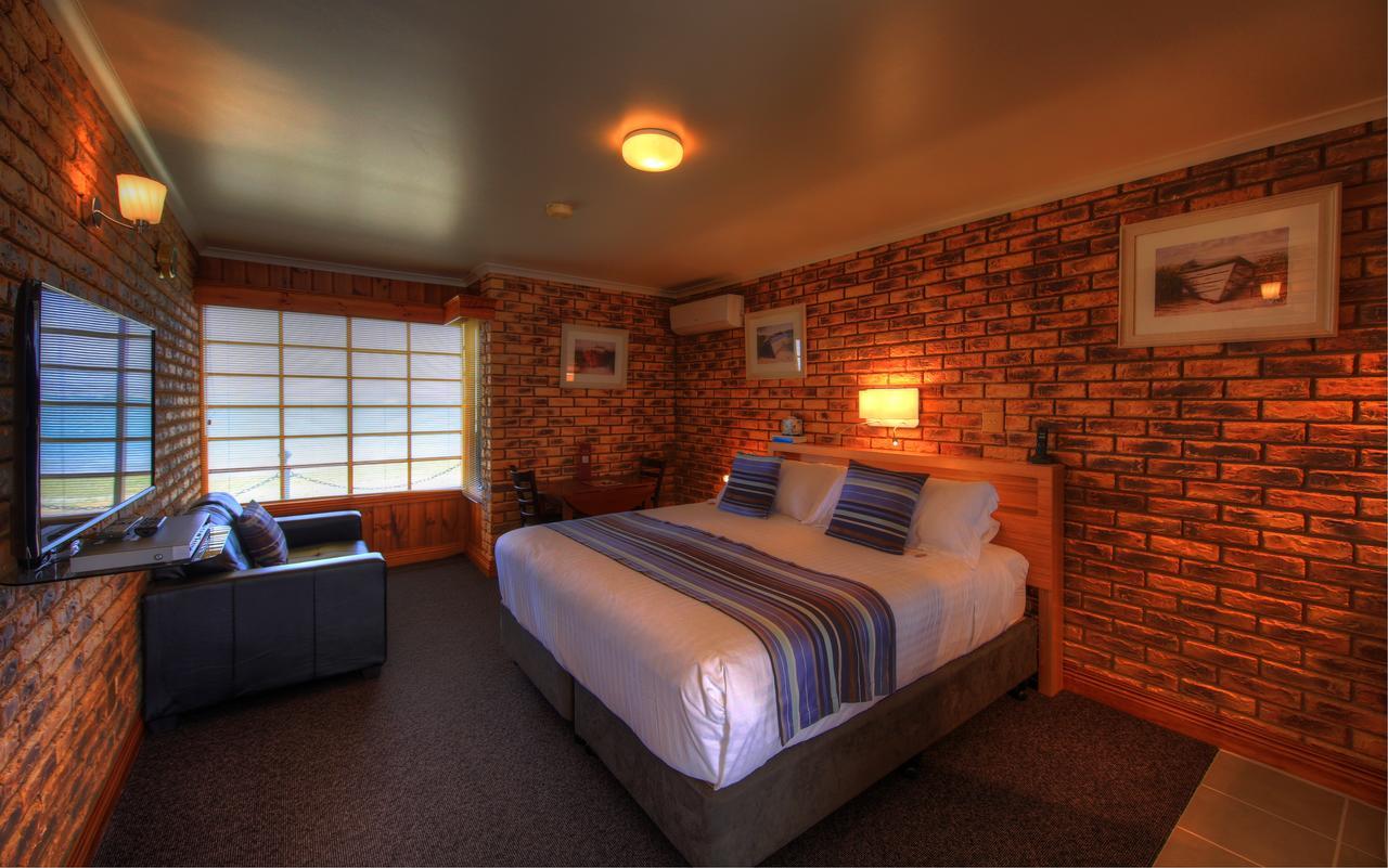 Stanley Village Waterfront Accommodation Exterior photo