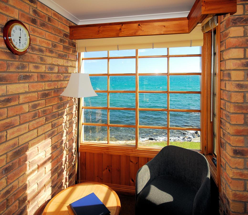 Stanley Village Waterfront Accommodation Exterior photo