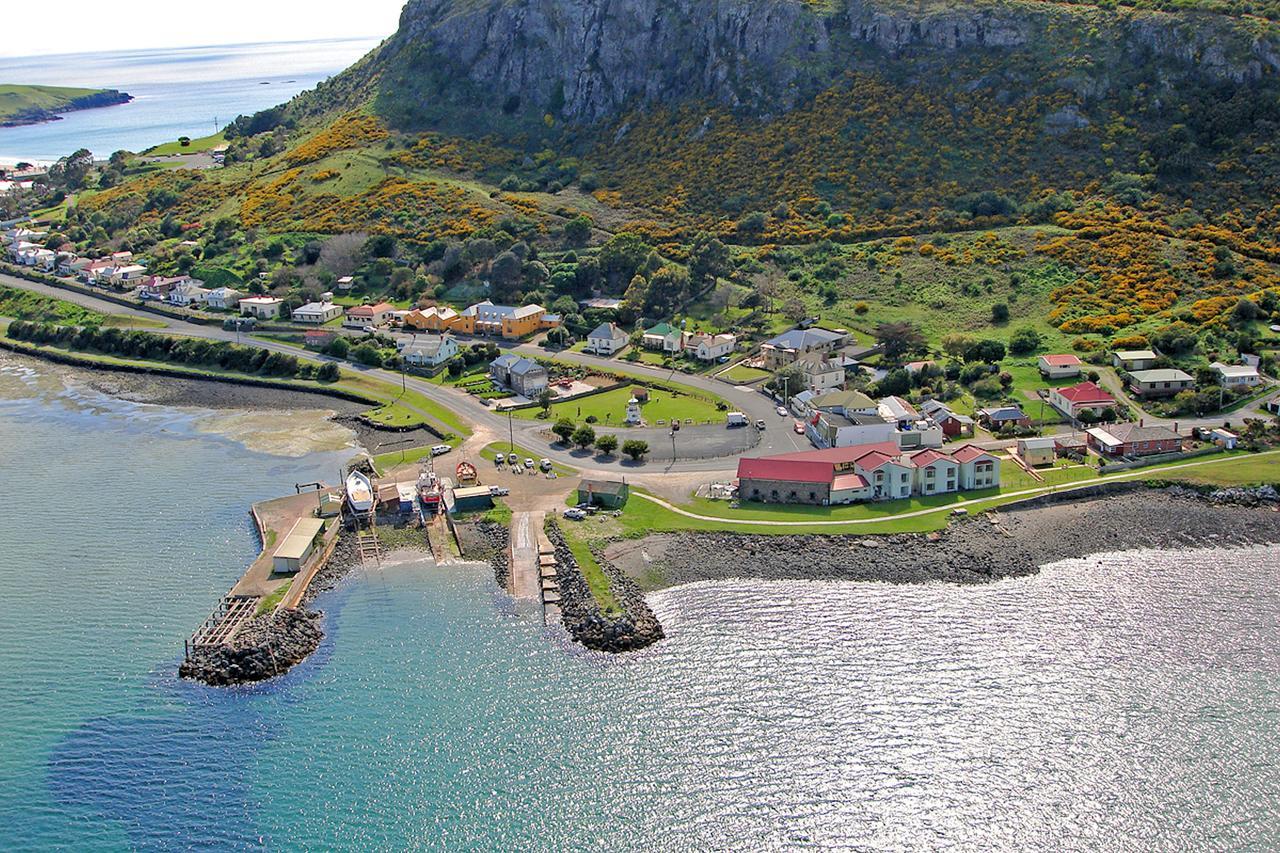 Stanley Village Waterfront Accommodation Exterior photo